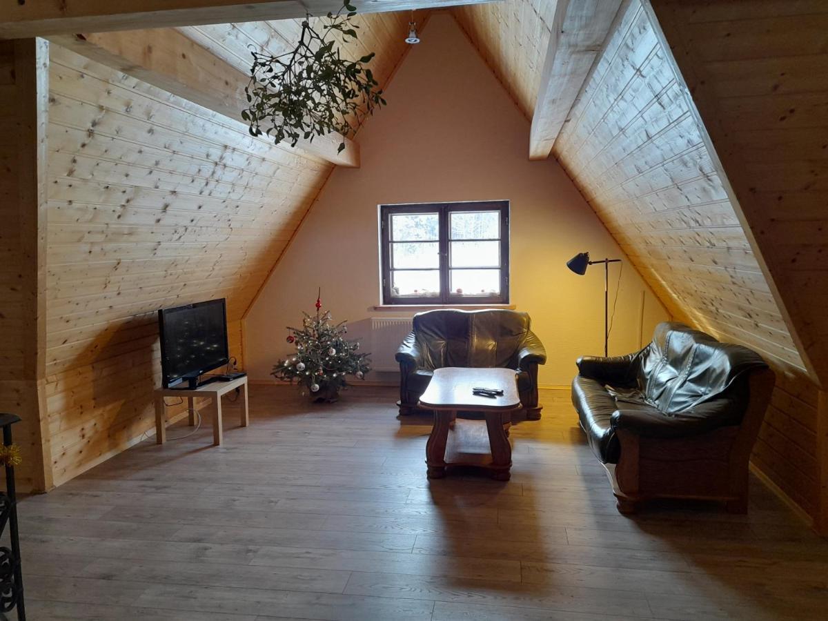 Chochlik Hotel Ustrzyki Dolne Exterior photo