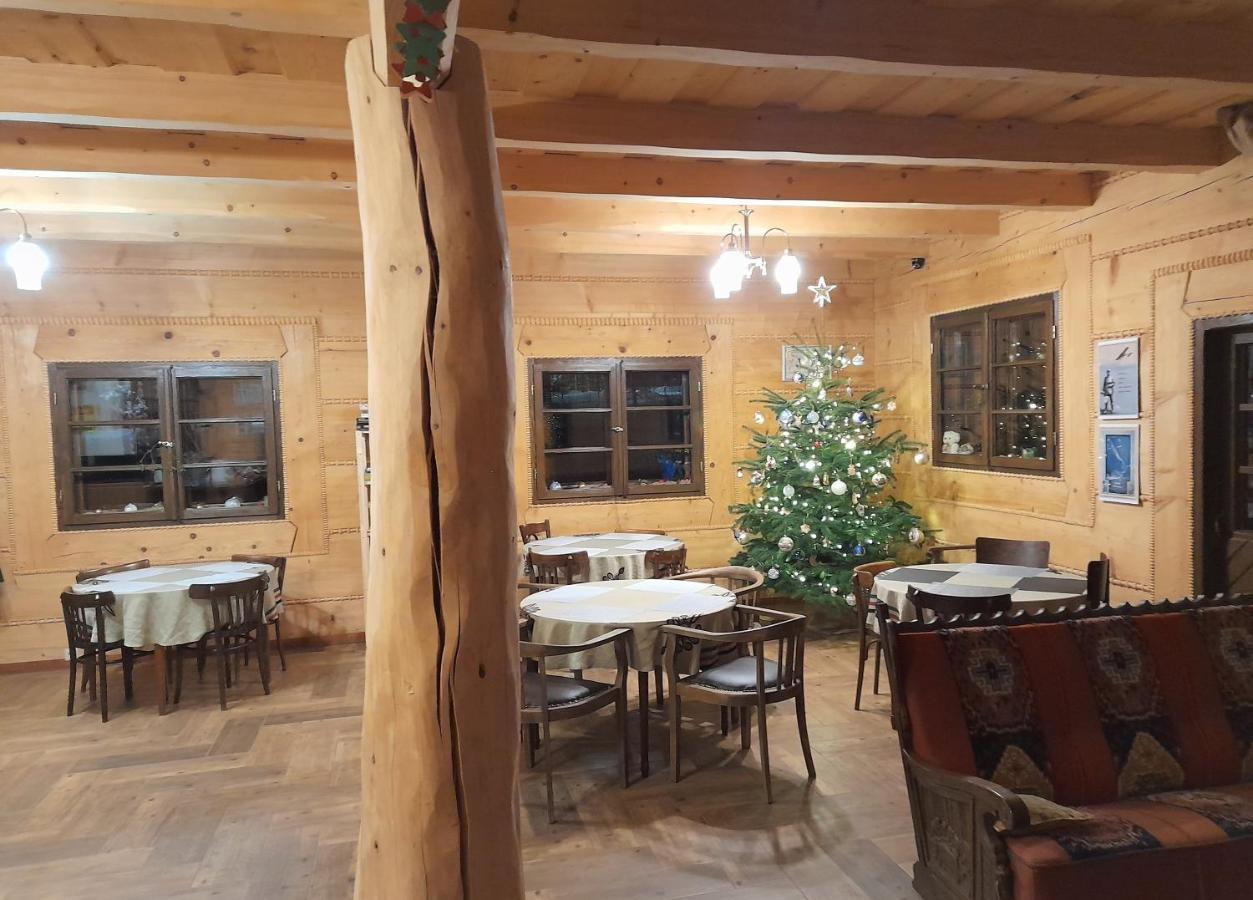 Chochlik Hotel Ustrzyki Dolne Exterior photo